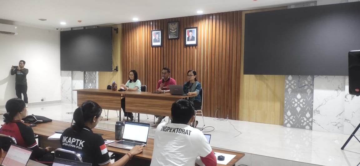 Inspektorat Daerah melaksanakan Reviu data ASPAK, SISDMK, dan SATU SEHAT SISDMK